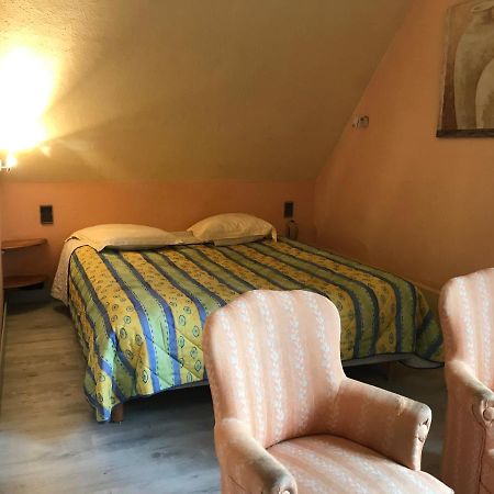 Logis Hotel & Restaurant - Auberge De La Foret アーズブルック エクステリア 写真