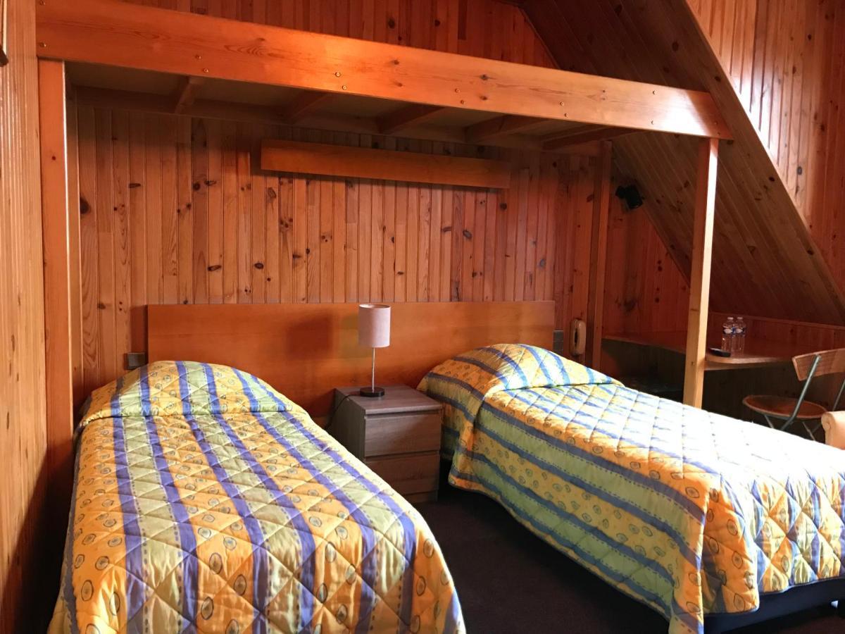 Logis Hotel & Restaurant - Auberge De La Foret アーズブルック エクステリア 写真
