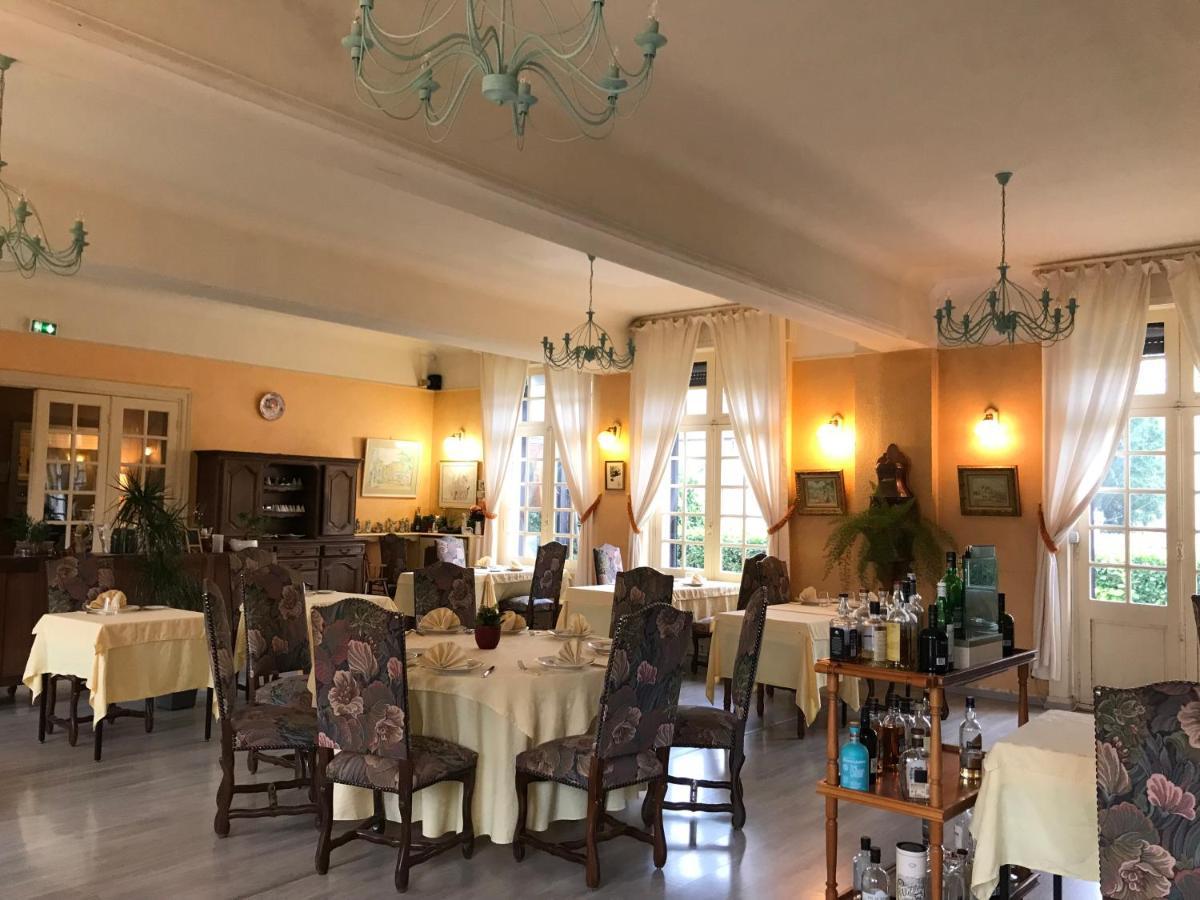 Logis Hotel & Restaurant - Auberge De La Foret アーズブルック エクステリア 写真