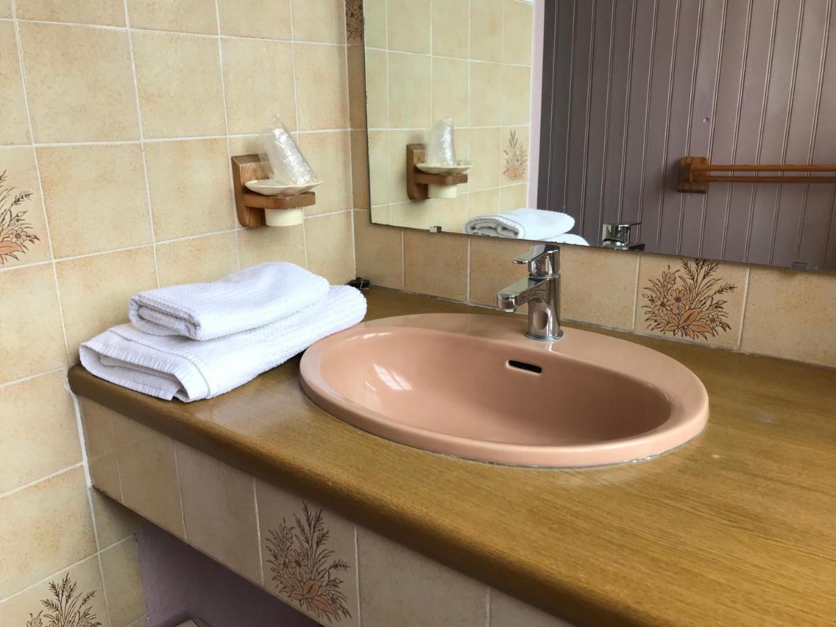 Logis Hotel & Restaurant - Auberge De La Foret アーズブルック エクステリア 写真