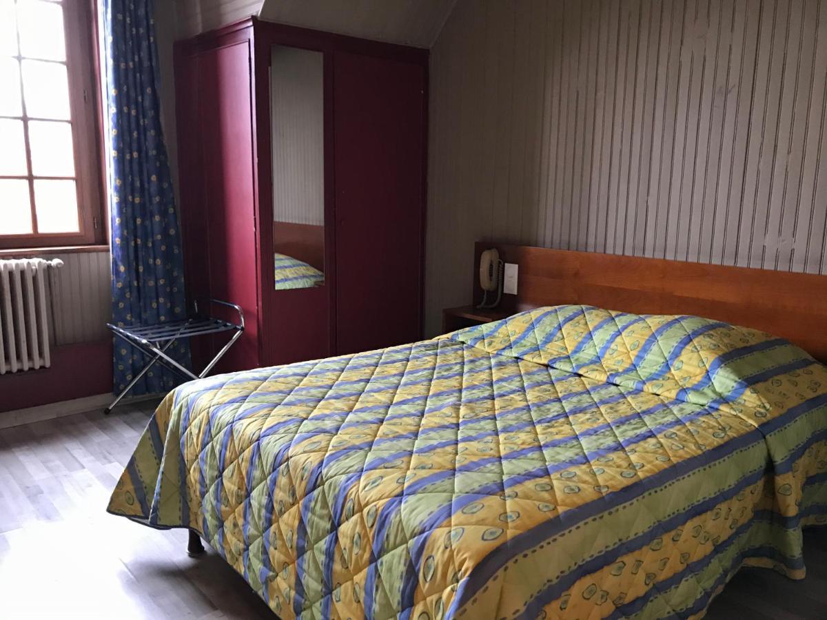 Logis Hotel & Restaurant - Auberge De La Foret アーズブルック エクステリア 写真